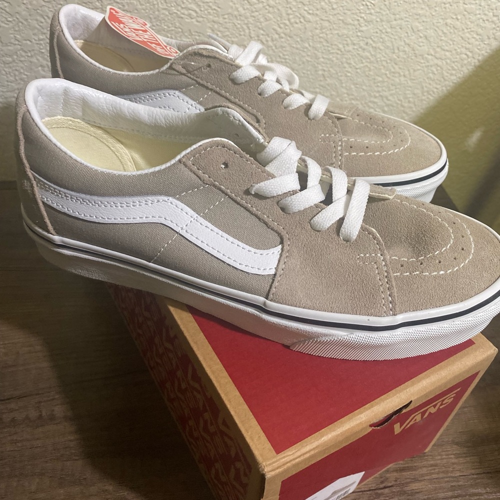 Vans- SUEDE CANVAS COBBLESTONE
UNISEX